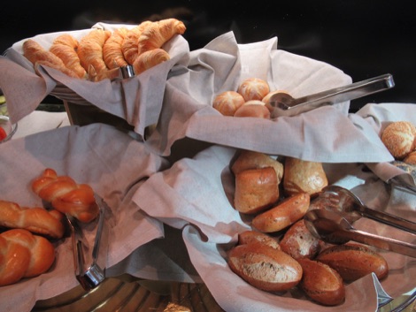 Hotel Glockenhof breakfast breads